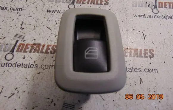 Mercedes-Benz A W169 Electric window control switch A2518200510