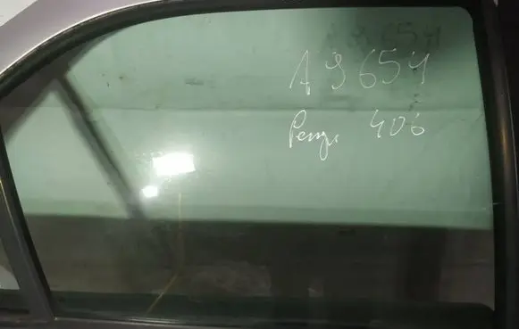 Peugeot 406 Rear door window glass as2