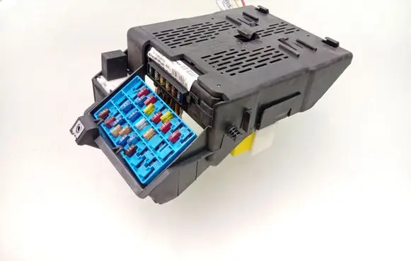 Renault Scenic I Fuse module 8200029342B S108502610G 8200029342