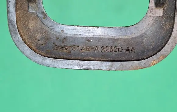 Ford Escort Front door interior handle 81aba22620aa