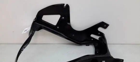 Mercedes-Benz S W220 Headlight/headlamp mounting bracket A2206200572