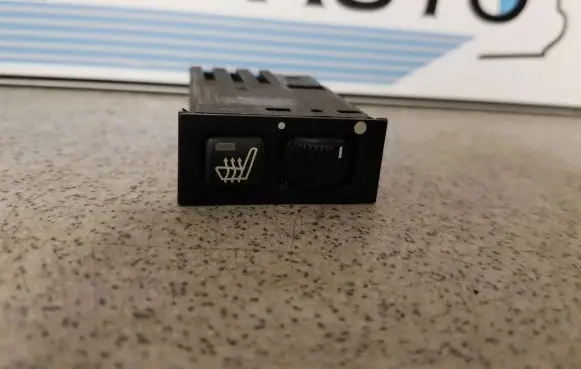 BMW 5 E39 Seat heating switch 61318352259 03055000