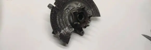 Rear wheel hub spindle/knuckle