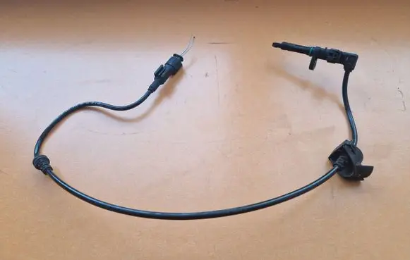 Mercedes-Benz CLA C118 X118 ABS brake wheel speed sensor A2475400500