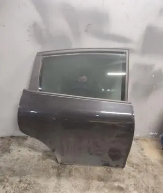 Seat Leon (1P) Rear door 