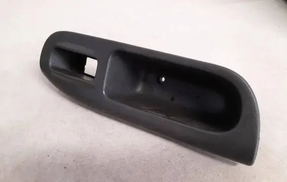 Renault Scenic I Front door window switch trim 7700431172