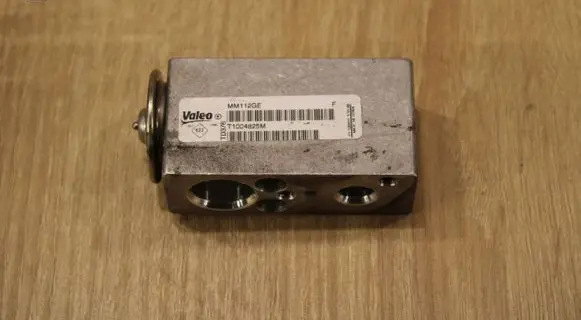 Renault Megane III Air conditioning (A/C) expansion valve