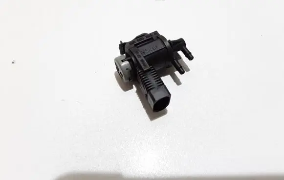 Vacuum valve