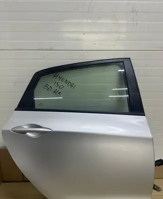 Hyundai i30 Rear door 
