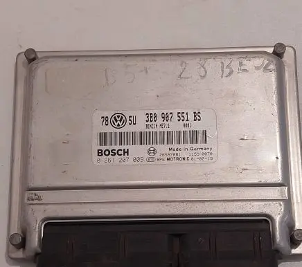 Volkswagen PASSAT B5.5 Engine control unit/module 3B0907551BS 0261207009 26SA7081