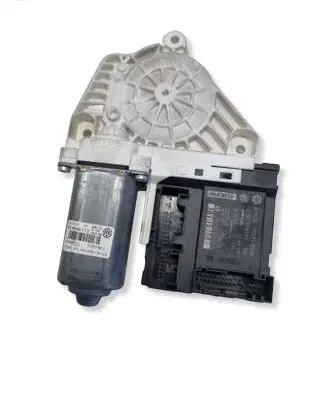 Volkswagen PASSAT CC Front door window regulator motor 1K0959793P F005S00347