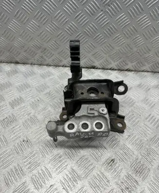 Toyota RAV 4 (XA50) Engine mount bracket K7151302