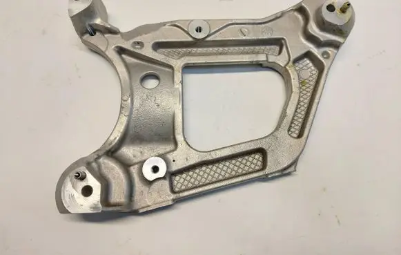 Peugeot 3008 III A/C compressor mount bracket 9842152980JLK01