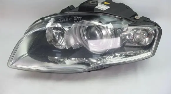 Audi A4 S4 B7 8E 8H Headlight/headlamp 8E0941003BM 0301219273