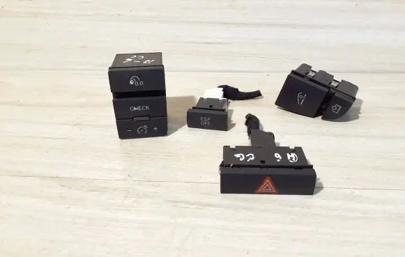 Audi A6 S6 C6 4F Hazard light switch