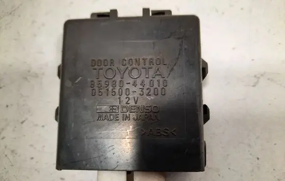 Toyota Picnic Door central lock control unit/module 0515003200 8598044010