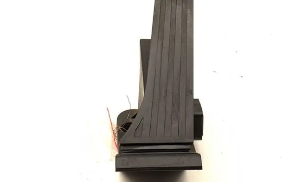 Mercedes-Benz E W212 Accelerator throttle pedal A4513000000