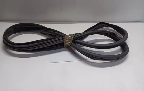 Jaguar XF X250 Front door rubber seal 