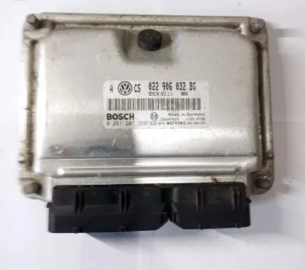 Volkswagen Golf IV Engine control unit/module 022906032BG 0261207350