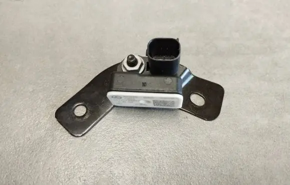 Mercedes-Benz CLS C218 X218 Airbag deployment crash/impact sensor A0055421218