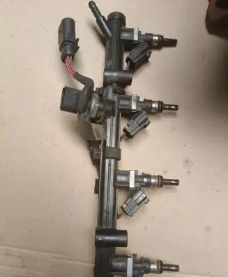 Audi A5 8T 8F Fuel injector 06L906031A 06K133681A