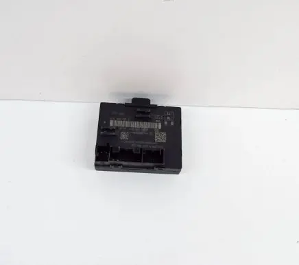 Audi A3 S3 8V Door control unit/module 5Q0959595B P10099538