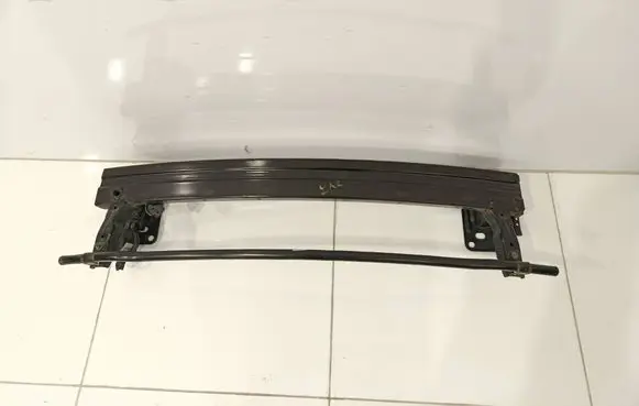 Hyundai i30 Front bumper cross member 