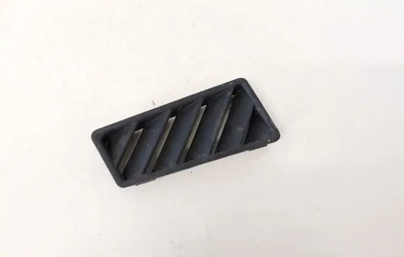 Audi A3 S3 8P Dash center air vent grill 8E0819793B