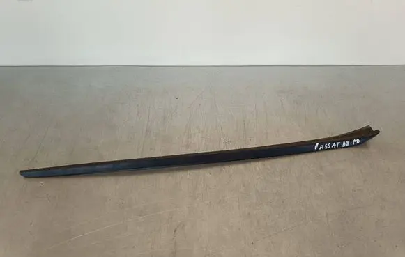 Volkswagen PASSAT B8 Windshield trim 