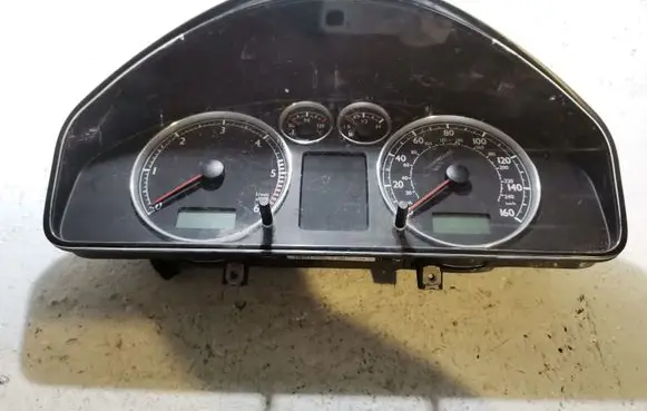 Volkswagen PASSAT B5 Speedometer (instrument cluster) 7M7920900J