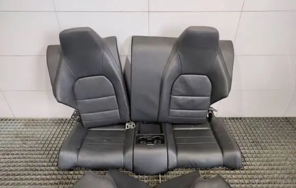 Mercedes-Benz E A207 Second row seats 