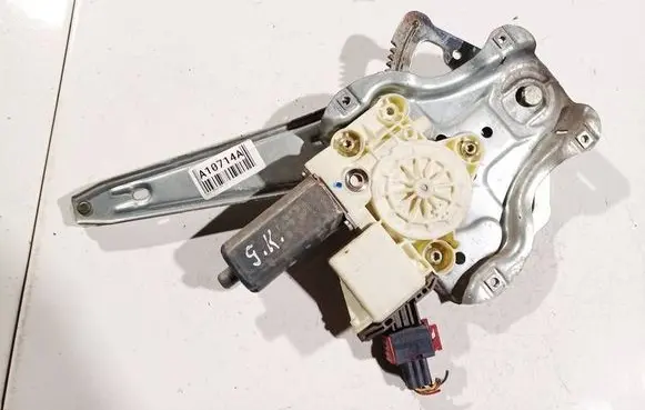 Toyota Avensis T250 Sliding door window regulator with motor 