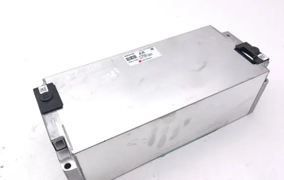 Jaguar I-Pace Hybrid / Electric Car Battery Cell AMDAU0168B JLRX590BEV