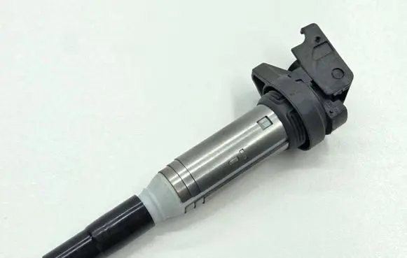 BMW M5 F90 High voltage ignition coil 8611236 12138611236