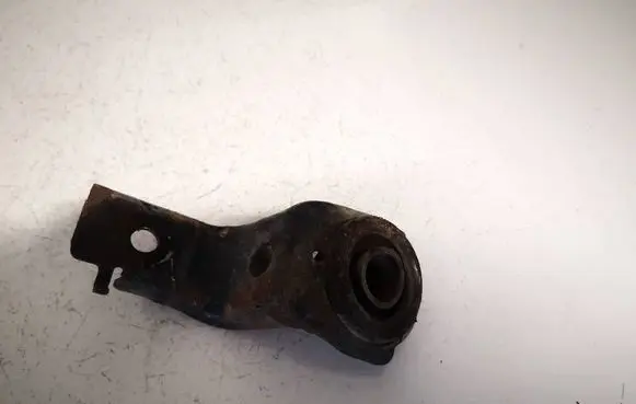 Toyota RAV 4 (XA30) Radiator mount bracket 