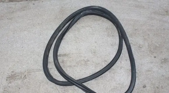 Seat Toledo IV (NH) Rear door rubber seal (on body) 5JA867367D