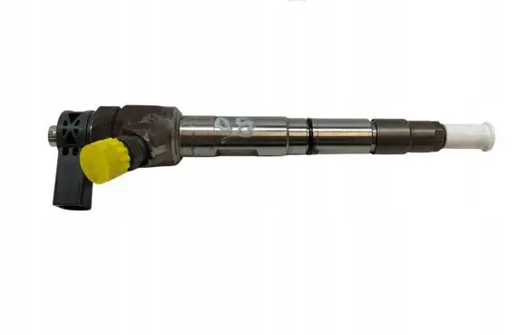 Volkswagen PASSAT B8 Fuel injector 04L130277AC