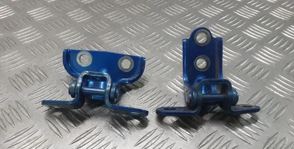 Rear door hinge set