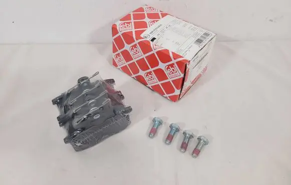 Audi 80 90 S2 B4 Brake pads (rear) 4D0698451F