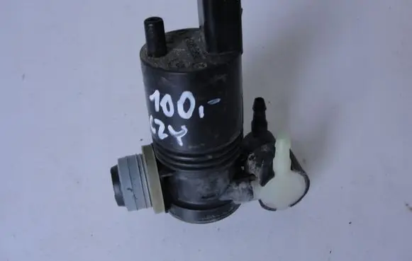 Nissan X-Trail T32 Windscreen/windshield washer pump
