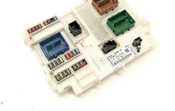 Volvo XC60 Fuse module 31327995 31327995AA BG9T14C256HA