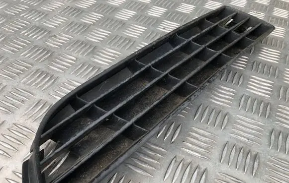 Audi A6 S6 C5 4B Front bumper lower grill AD99009