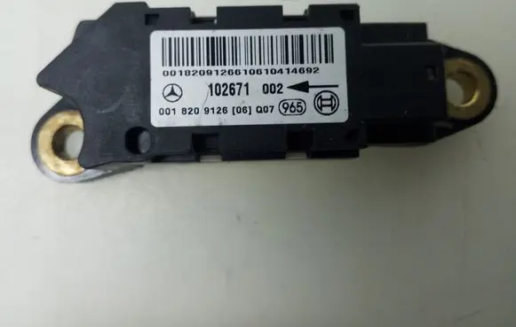 Mercedes-Benz CLS C219 Airbag deployment crash/impact sensor A0018209126
