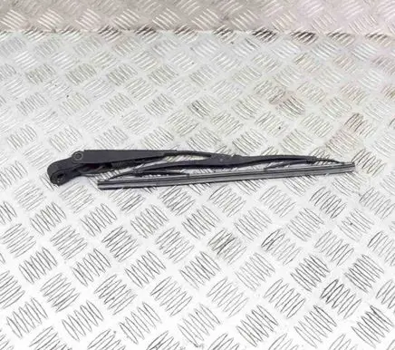 Rear wiper blade arm
