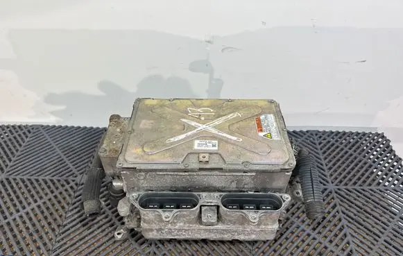 Lexus GS 300 350 430 450H Voltage converter inverter G920030051 A08C10Y021