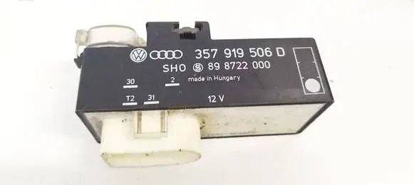 Volkswagen Golf III Coolant fan relay 357919506D