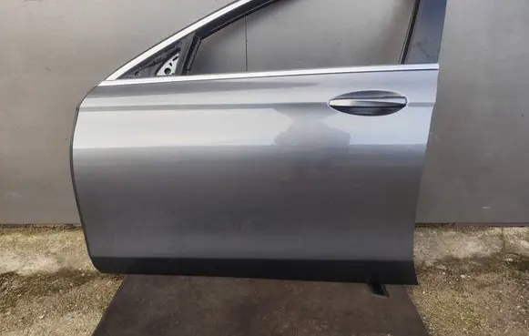 Mercedes-Benz E W213 Front door A2137320110
