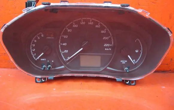 Toyota Yaris Speedometer (instrument cluster) 83800F5760