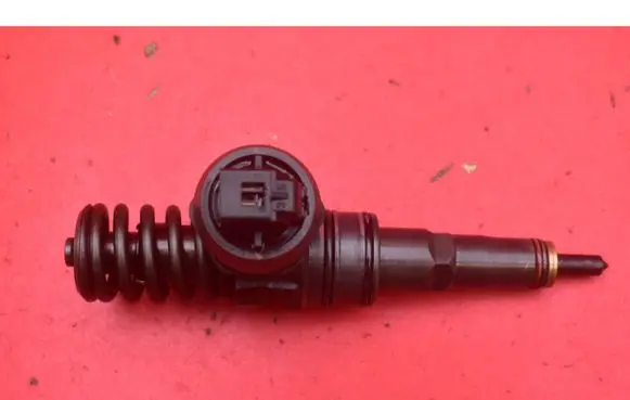 Seat Alhambra (Mk1) Fuel injector 038130073AK
