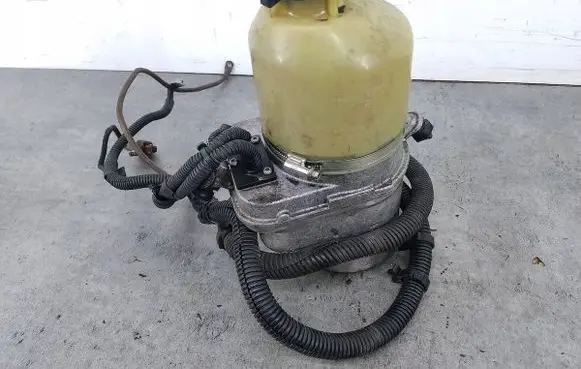 Opel Astra H Power steering pump TRW